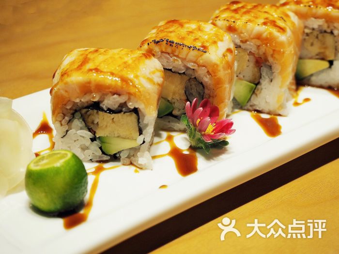 旬野菜·鲜和牛寿喜烧专门店焦糖三文鱼卷图片 - 第7张