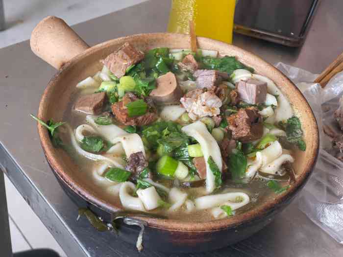 班记砂锅烩面(总店)-"来漯河必来的烩面店,一份大碗加