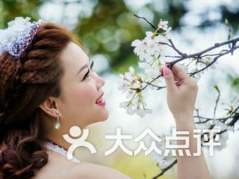 他她婚纱_动漫婚纱情侣头像(3)