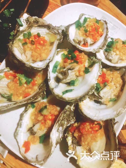 木屋烧烤:服务员态度冷漠,菜里有虫还会动.深圳