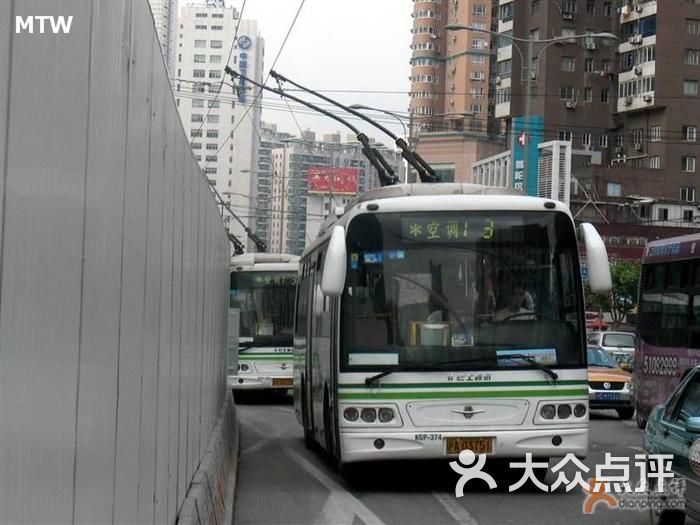 公交车(875路)的点评