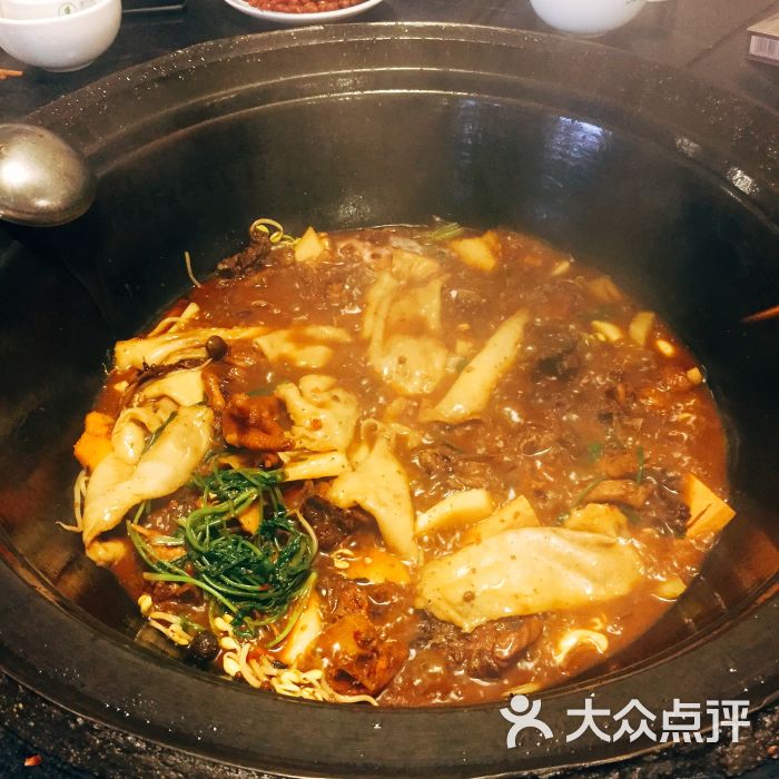 农家特色一锅炖图片 第1张