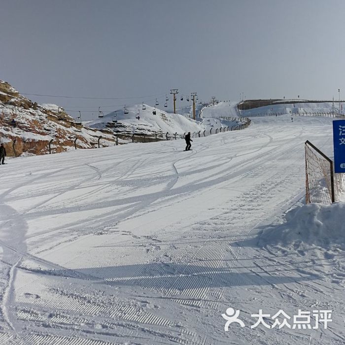 龙山滑雪场