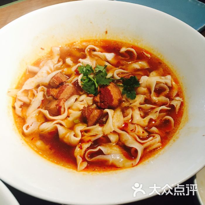 招牌小炖肉刀削面