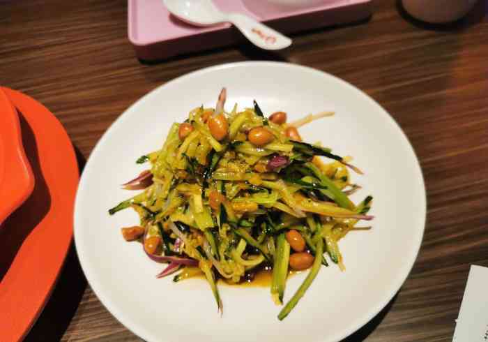 胖哥俩肉蟹煲(绿园吾悦广场店"口味偏咸,味道挺好,整体好评,不错.
