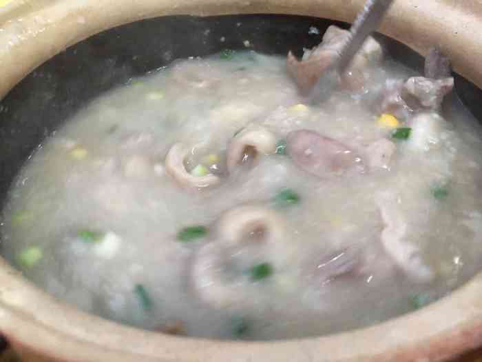 伟记猪杂粥(碧江店"顺德行最期待的美食之一,新鲜热辣的猪杂粥.
