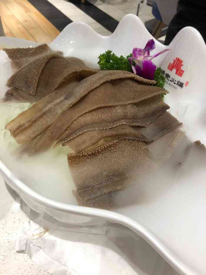 杨家火锅(金茂湾店"干净,味道不错～身上也没啥火锅味～微辣的.