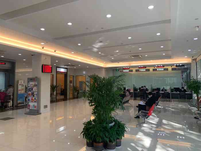 中国工商银行(万泰城店"工作人员业务熟练 大厅宽敞明亮 停车也.