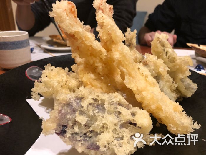 天气很热用英文怎么说?小伙伴告诉我说是we