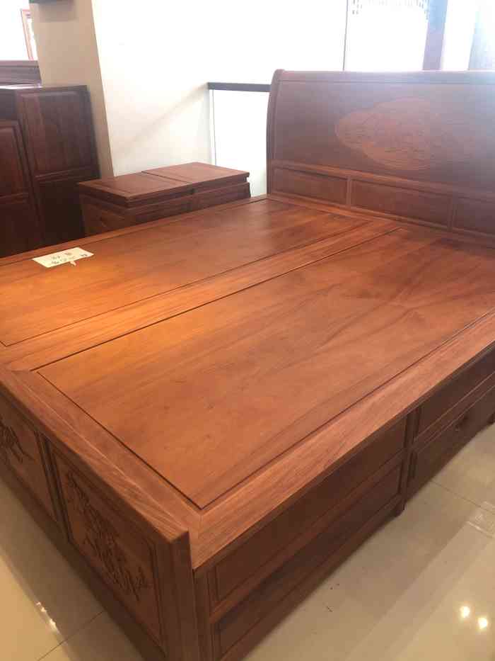 九典臻匠红木家具(深圳工厂店)-"陪朋友一起过来看的 ,房子装修的差不