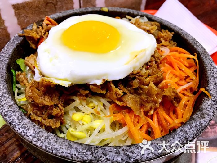 肥牛石锅拌饭