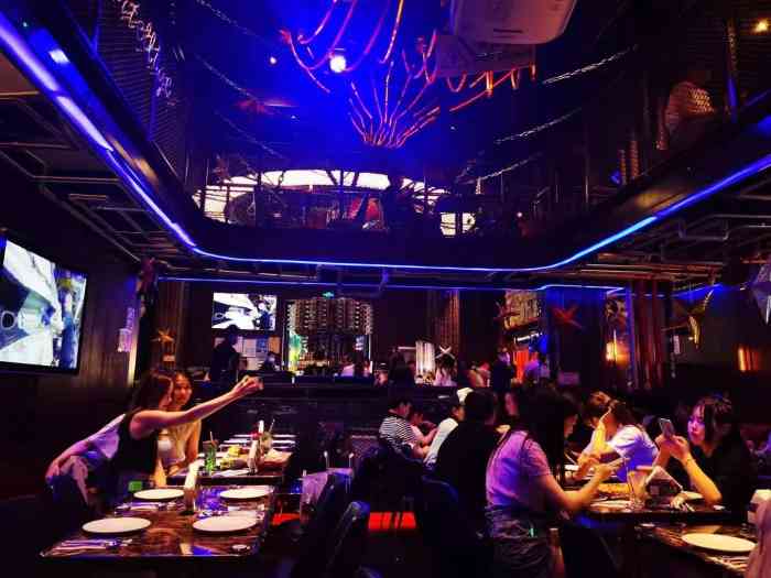 1886汽车餐厅&音乐酒吧(新天地店)