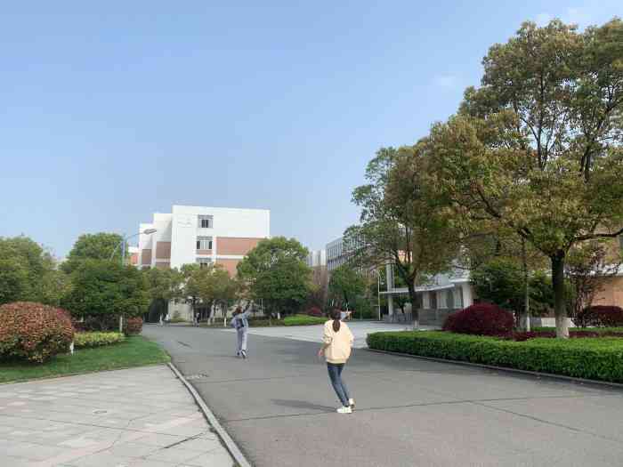 江西科技学院(瑶湖校区)-"江西科技学院是位于瑶湖,不