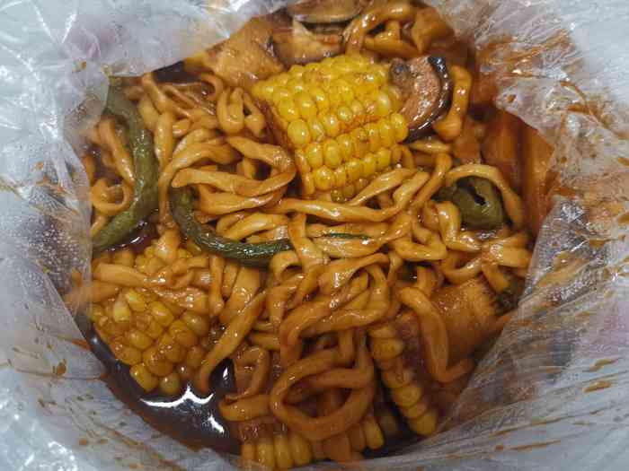 定的外卖 点的排骨豆角焖面 价格便宜 量真的超级大 味道有些腻 给了