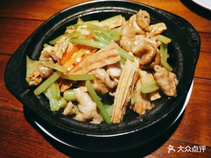 外婆私房菜(大卫城店)肥肠腐竹煲图片 第390张