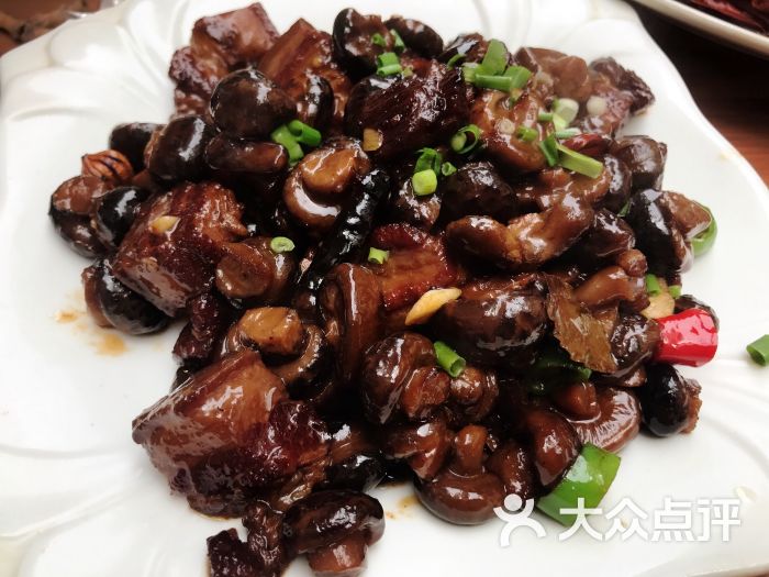 小花菇红烧肉