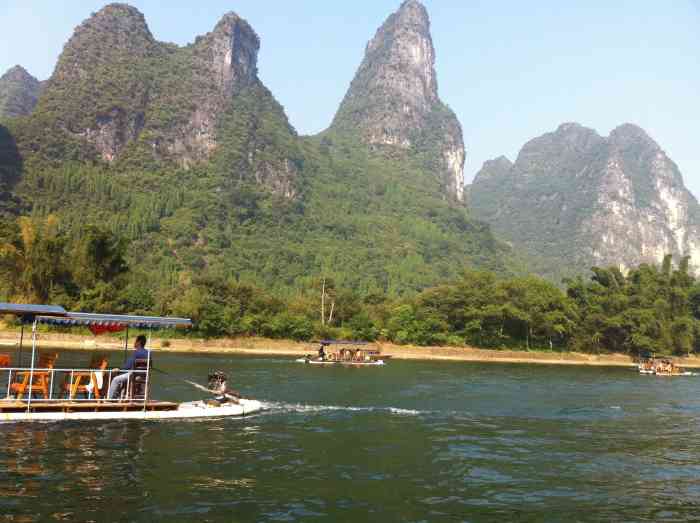 漓江兴坪竹筏-九马画山 阳朔十里画廊(大榕树,月亮山赏月道,鉴山寺,聚