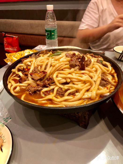 特色牛肉乌冬面