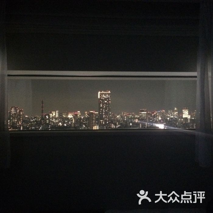 新宿格拉斯丽酒店大窗户夜景图片 - 第9张