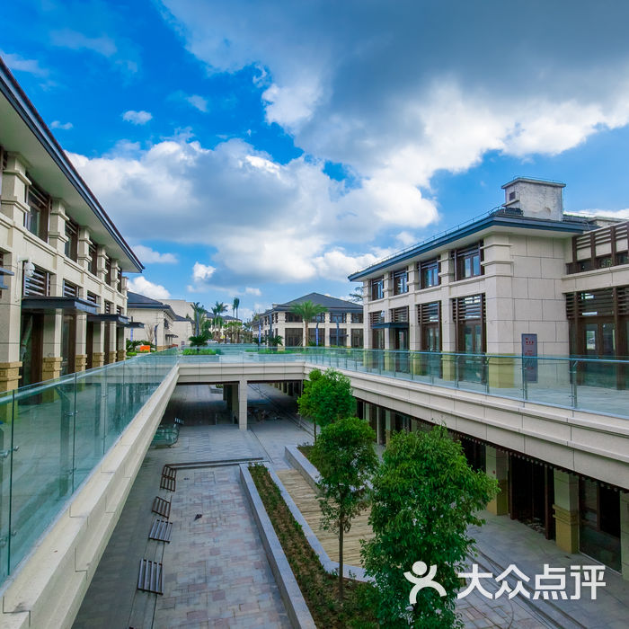 官塘学院小镇商业街