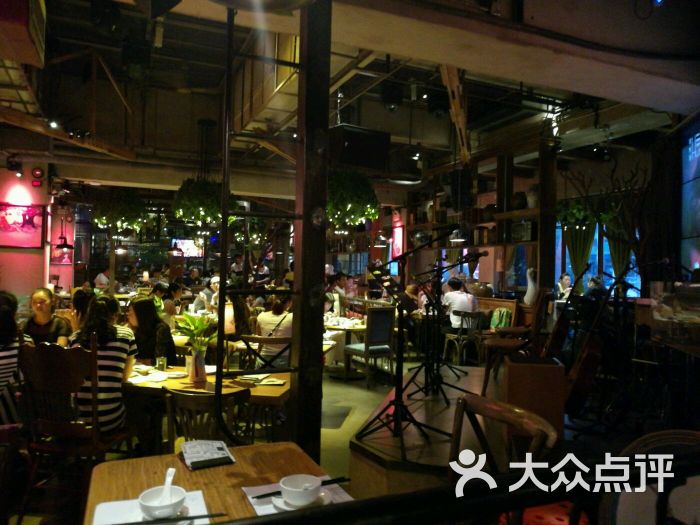 柳州胡桃里人均消费_柳州莫菁