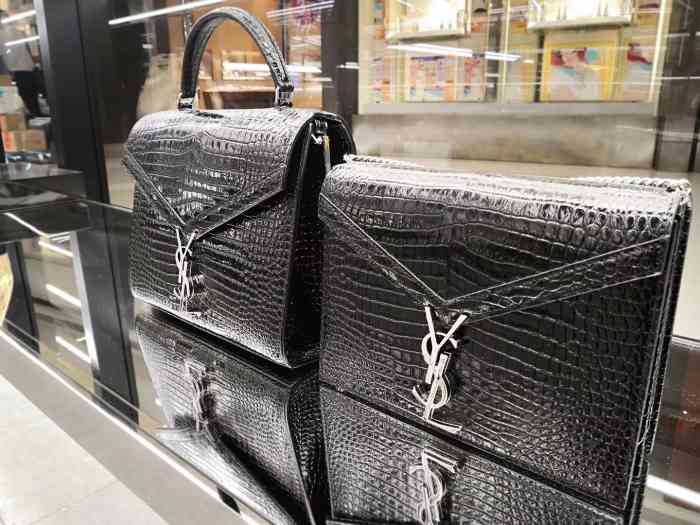 ysl(万象城店)-"配老姐买包,看了gucci,dior,l."