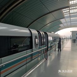 龙阳路磁悬浮列车总站停车场