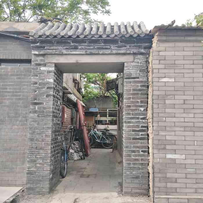 东城区帽儿胡同5号四合院"对北京胡同有种迷之兴趣,北京的胡同很多.