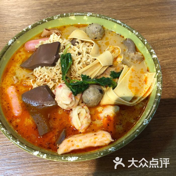 杨国福麻辣烫(三林地铁站店)