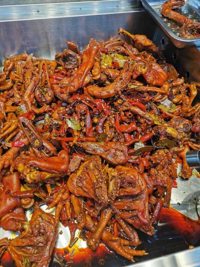 周大卤现捞鸭头(桂林总店)-"国庆出门,走哪哪都是人,吃了饭就想回家了