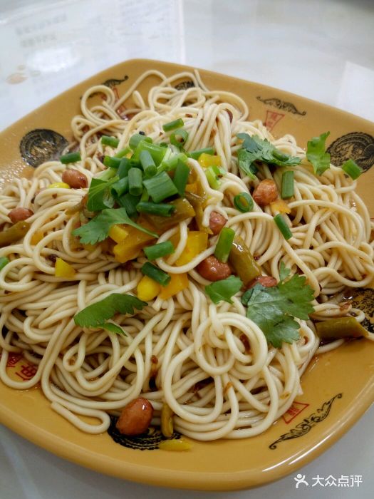 发记老上海馄饨铺(振华路店)葱油拌面图片
