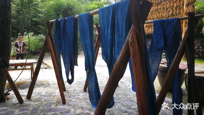 去桂林旅游,被导游带去的地方。听说是一个.