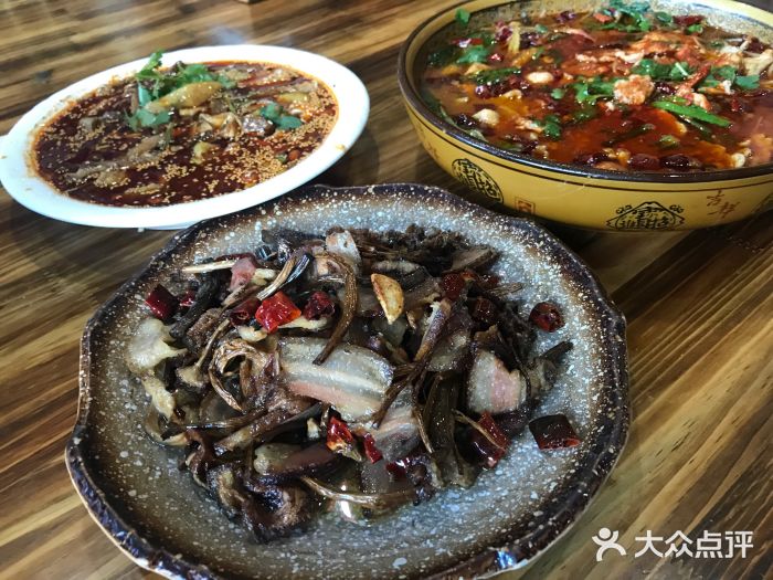 伙食团(巴塘店-茶树菇炒腊肉-菜-茶树菇炒腊肉图片-巴塘县美食-大众