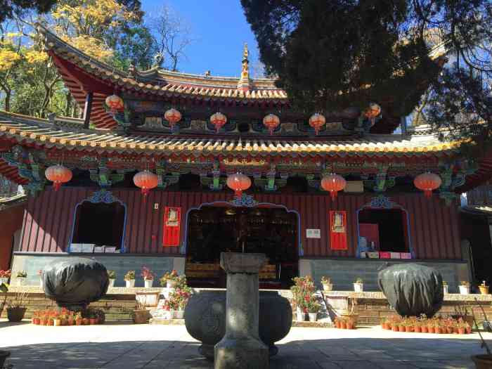 曹溪寺-"昆明周边比较有名的寺院,位于安宁螳螂川边.