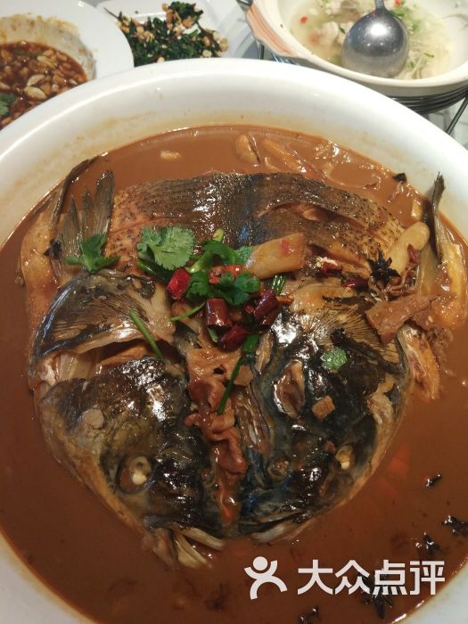 垮炖碟鱼头泡饼