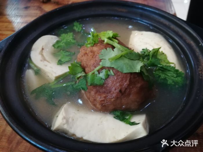 添福砂锅老油饼狮子头豆腐锅图片