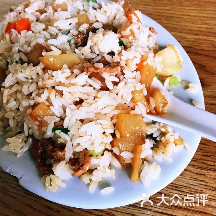 鸡架肉饭