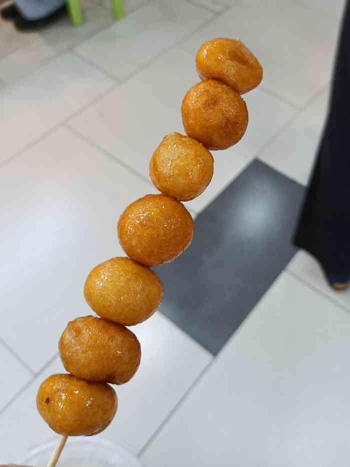 老姐说 这是最好恰的油坨子 真的 甜度,外皮的酥脆 内里软糯程度都