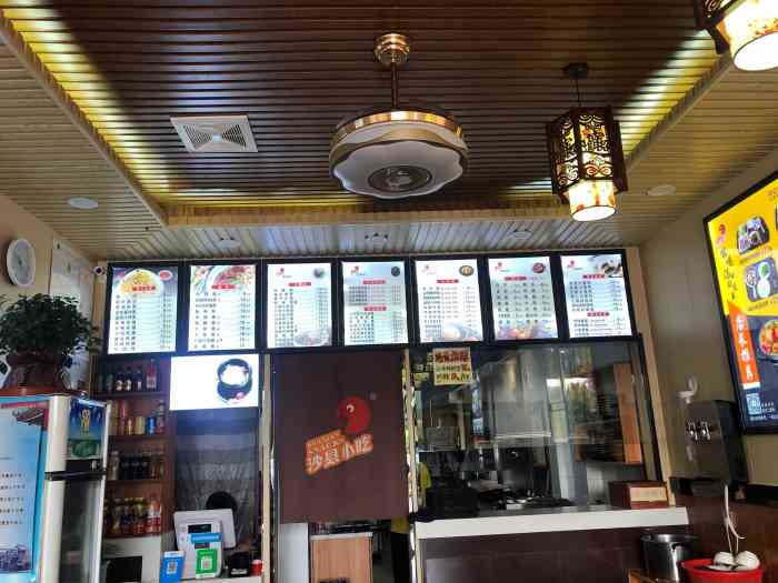 沙县小吃黄焖鸡(凤凰熙岸1-7)-"肚子饿啦,这家店看不