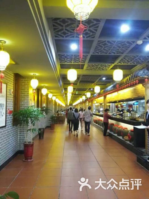 东圳鱼头馆(宝胜店)图片 第1张