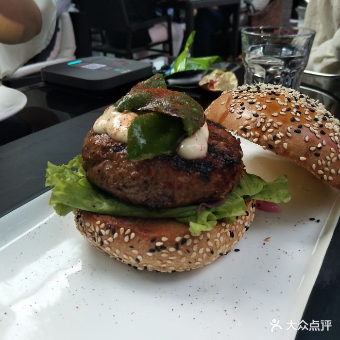 let"sburgerplus(三里屯店)泰式辣酱什么汉堡图片 - 第875张