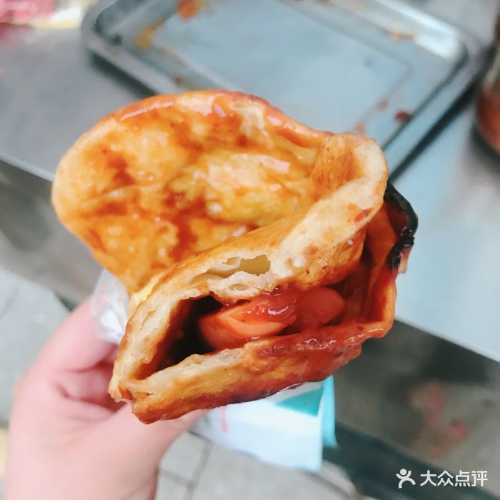 火烧饼灌鸡蛋图片