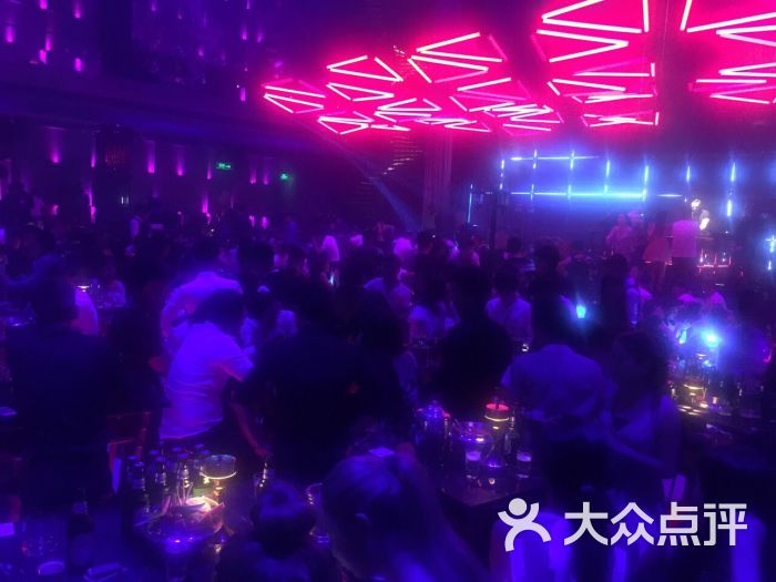 oscar nightclub(奥斯卡剧院式酒吧)