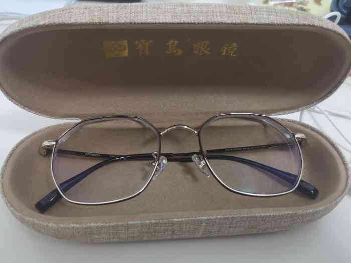 还行,家里人戴的眼镜都是宝岛家的.