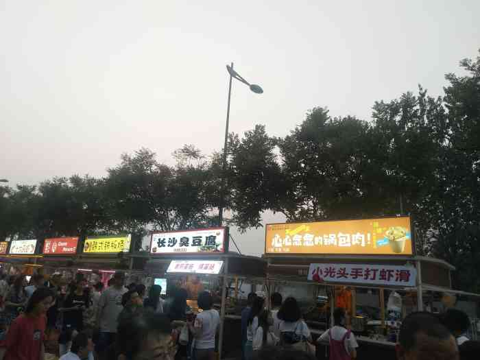 姚村美食街-"观望了好久的姚村美食街,现在好像越来越
