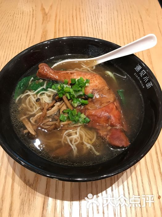 大大只菌汤鸡腿面