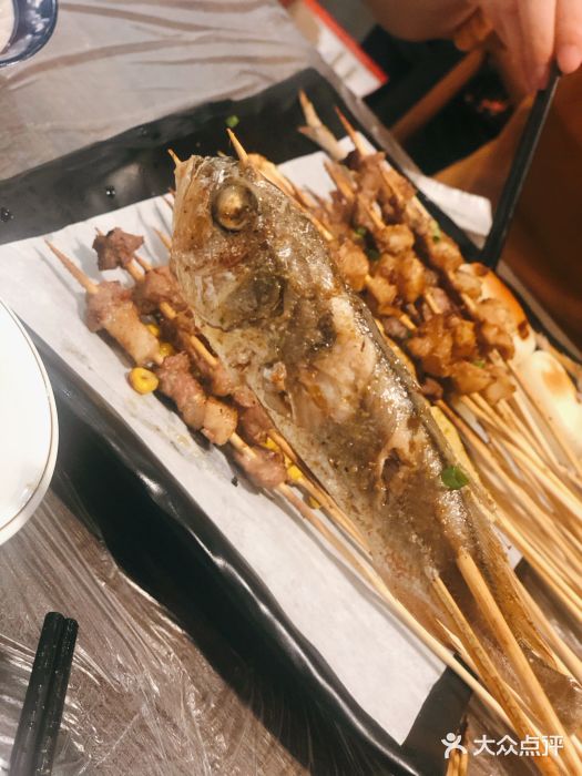 弄口里烧烤(文三万塘店)碳烤小黄鱼图片