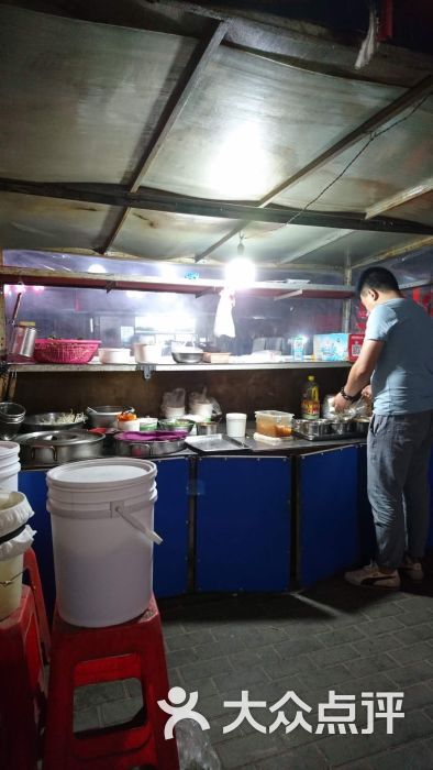 大潘酸辣粉:小看了陈港的物价,一份酸辣粉居.响