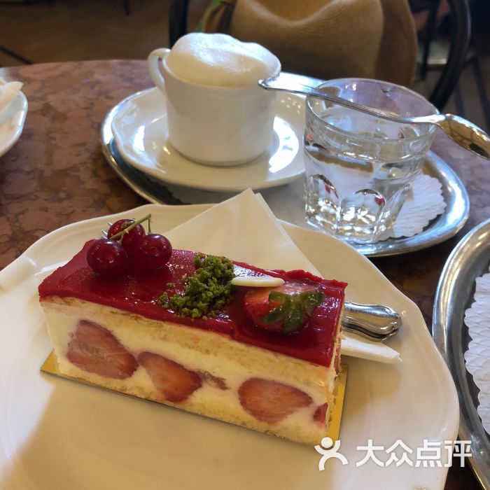 网红店很贵不值感觉是纯被中国人炒起来的环