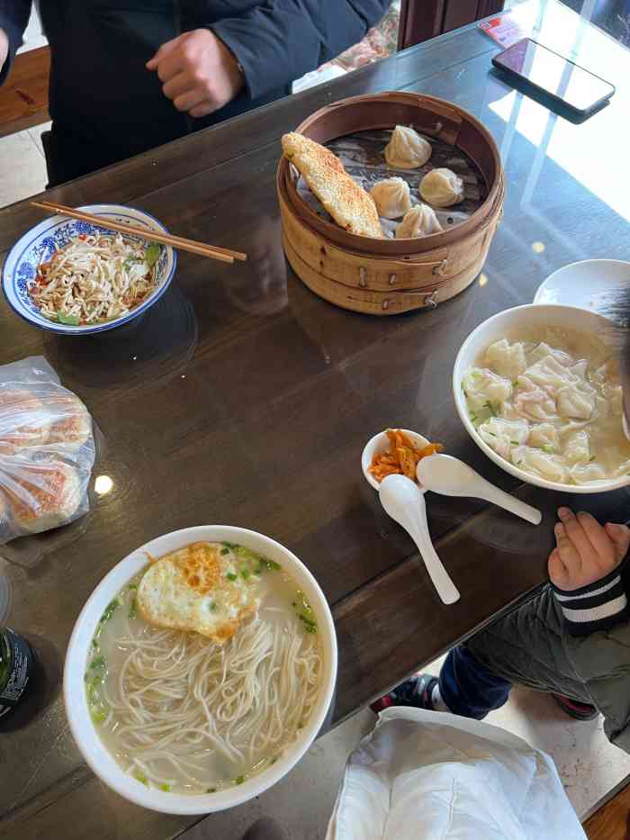 仁和楼(府前街店"这个应该是泰兴非常有名得早餐小吃,价格上.